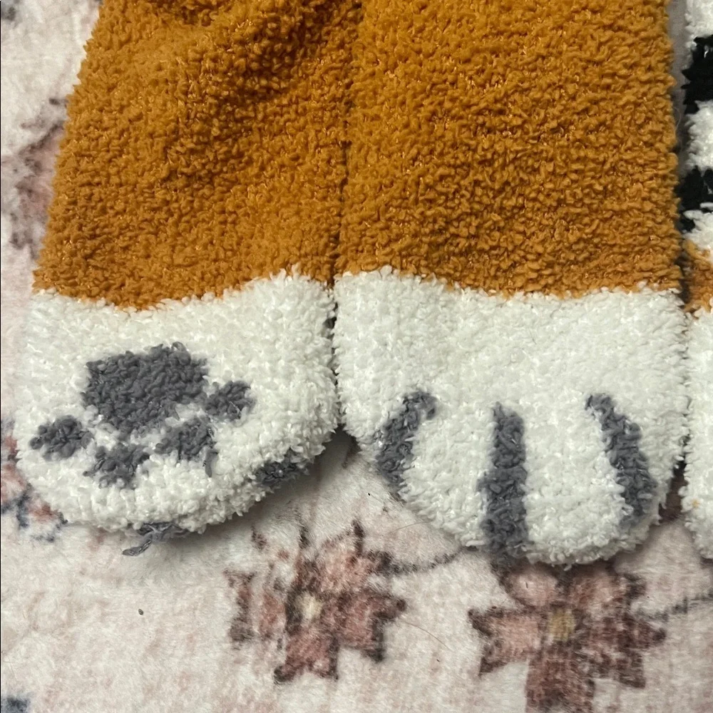 Cat Lovers Cute Cat Paw Fuzzy Socks Bundle
